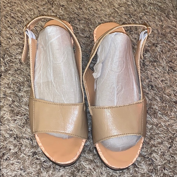 High Heel Sandals - Picture 2 of 3